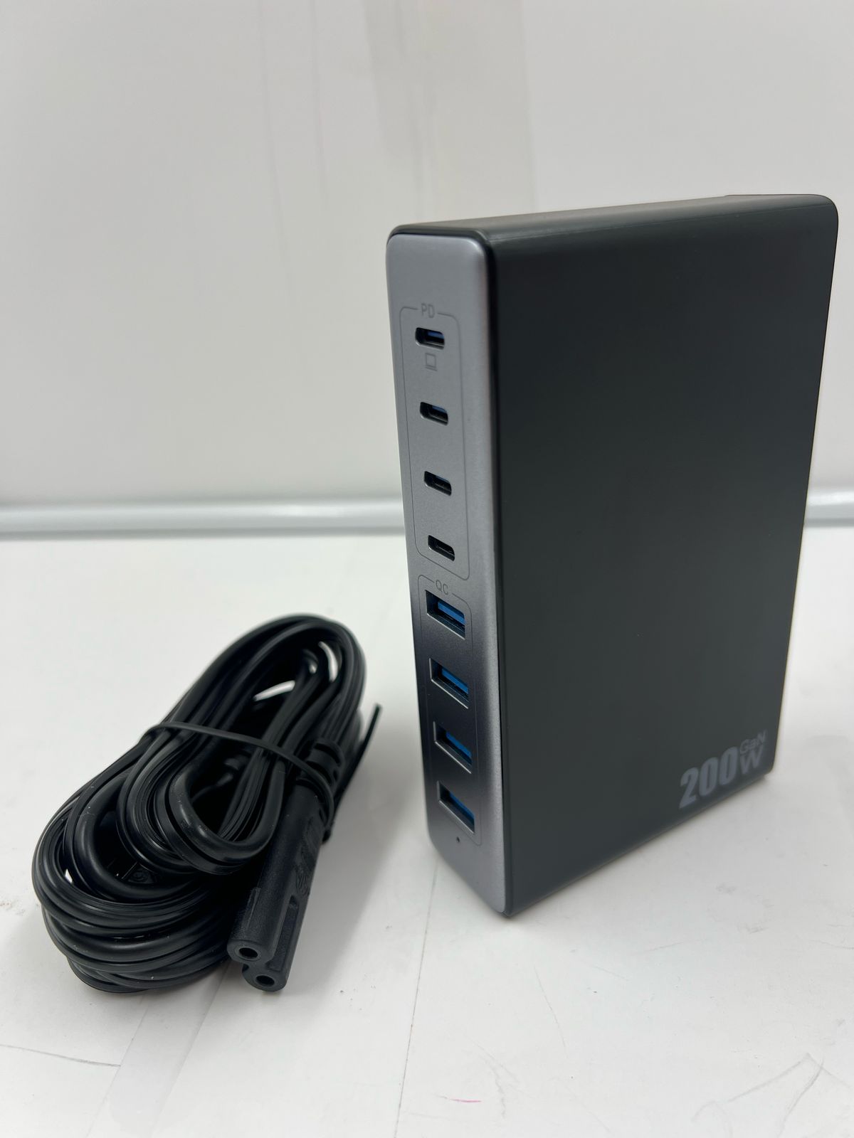 Adaptador USB C 200W 8 puertos carga rápida