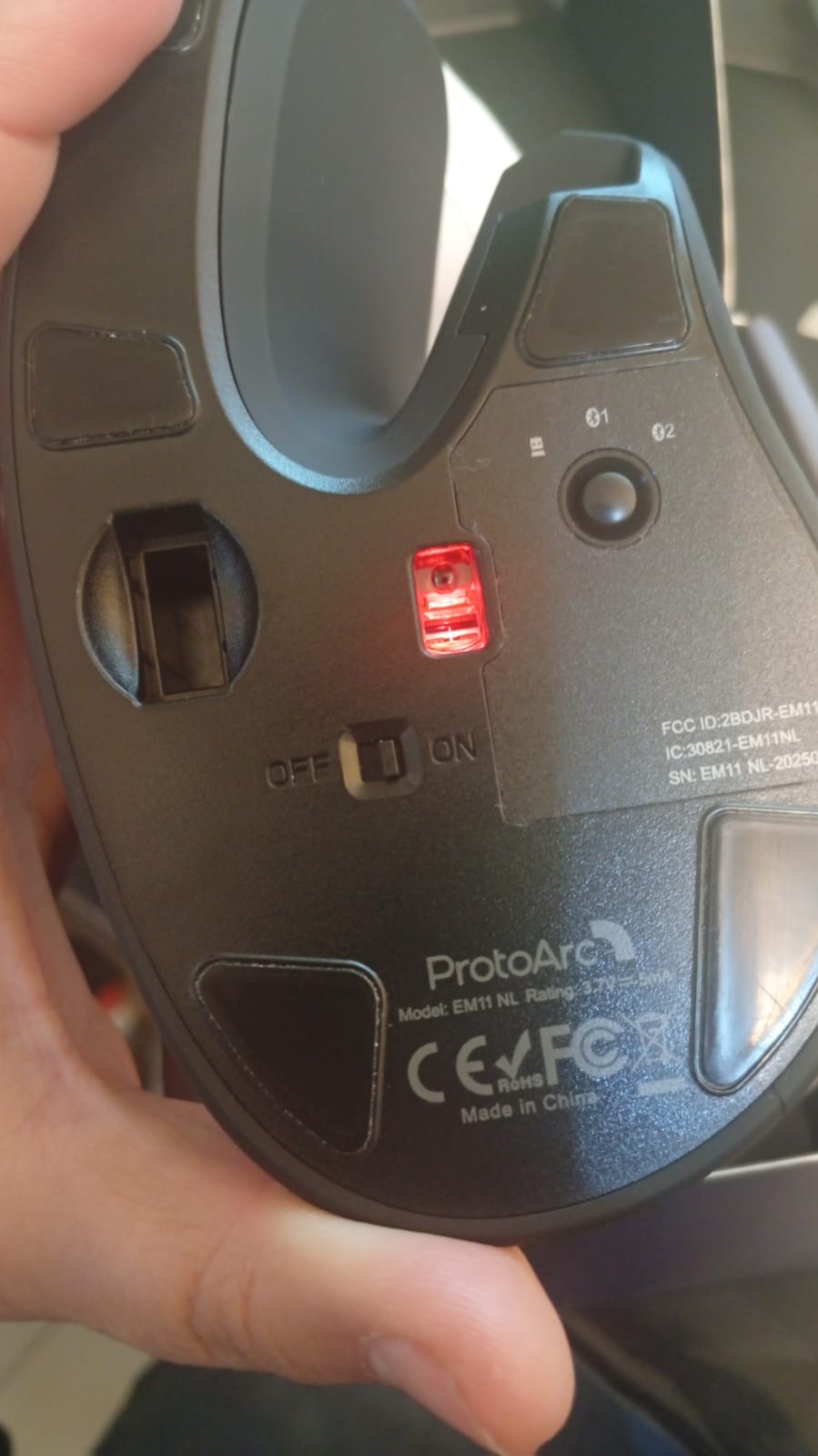 ProtoArc- Mouse Ergonomico Vertical Negro (USADO)