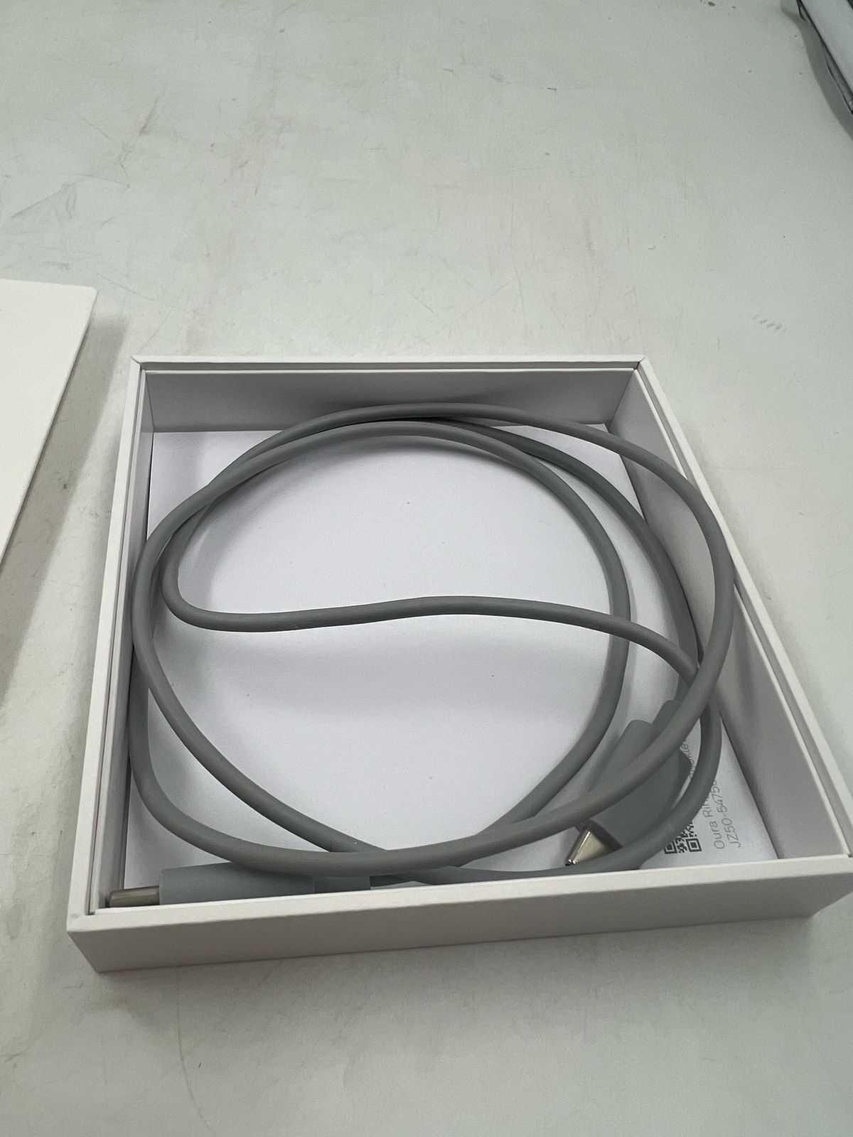 Oura Ring 4 - Plata Talla 9 Anillo inteligente (USADO)