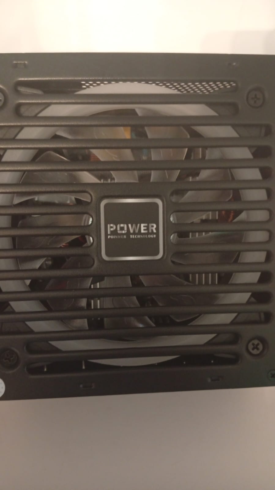 Fuente de alimentación de 850V, para computadoras gaming y ATX.