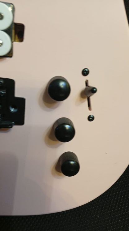 Guitarra Eléctrica Fesley, Cuello De Arce, Cuerpo Solido, 39".