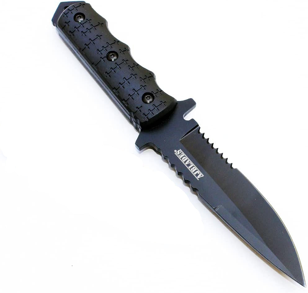 Cuchillo tactico de caza y cuello de combate.