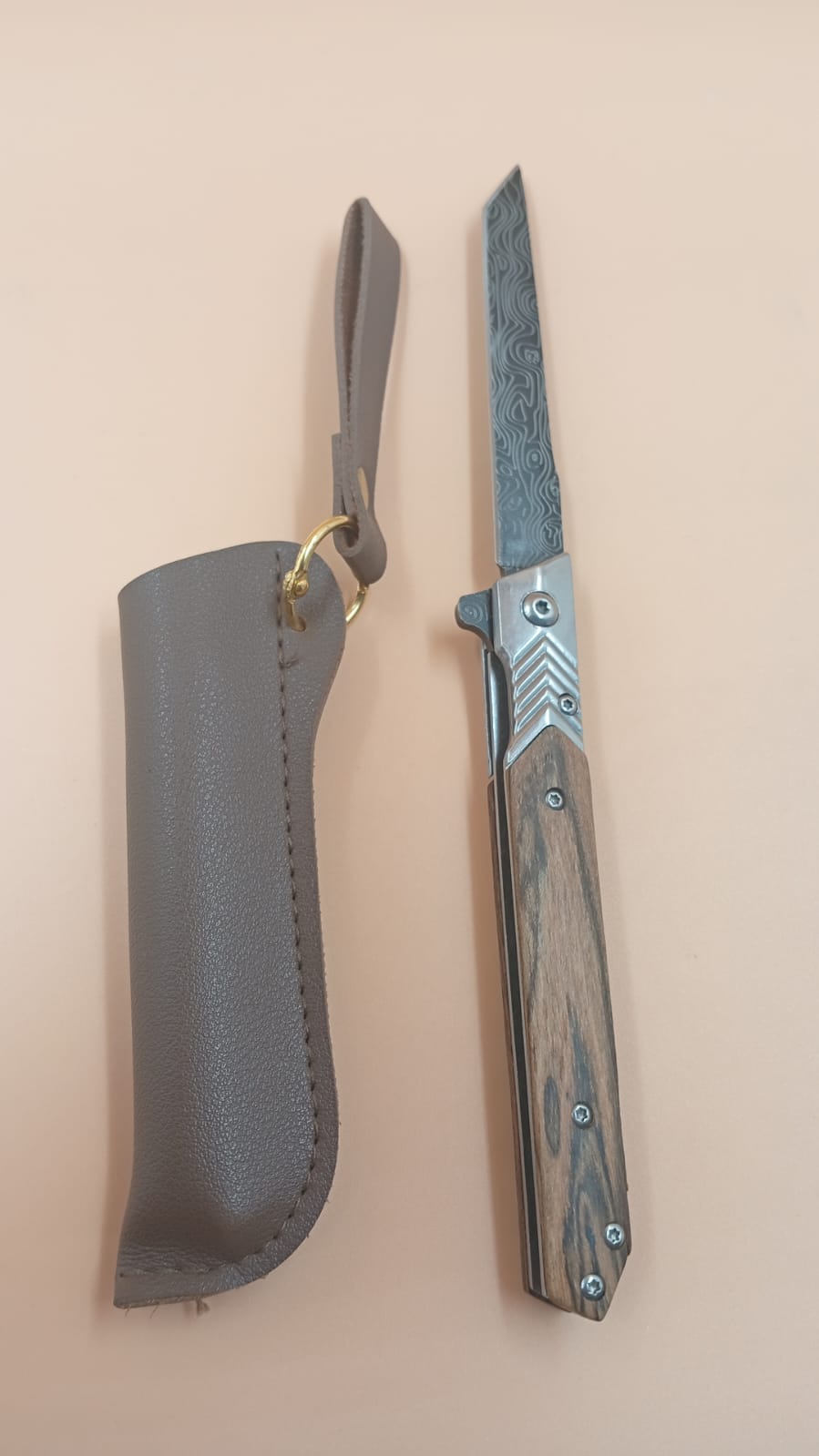 Navaja Tanto con hoja de acero inoxidable, Plegable.