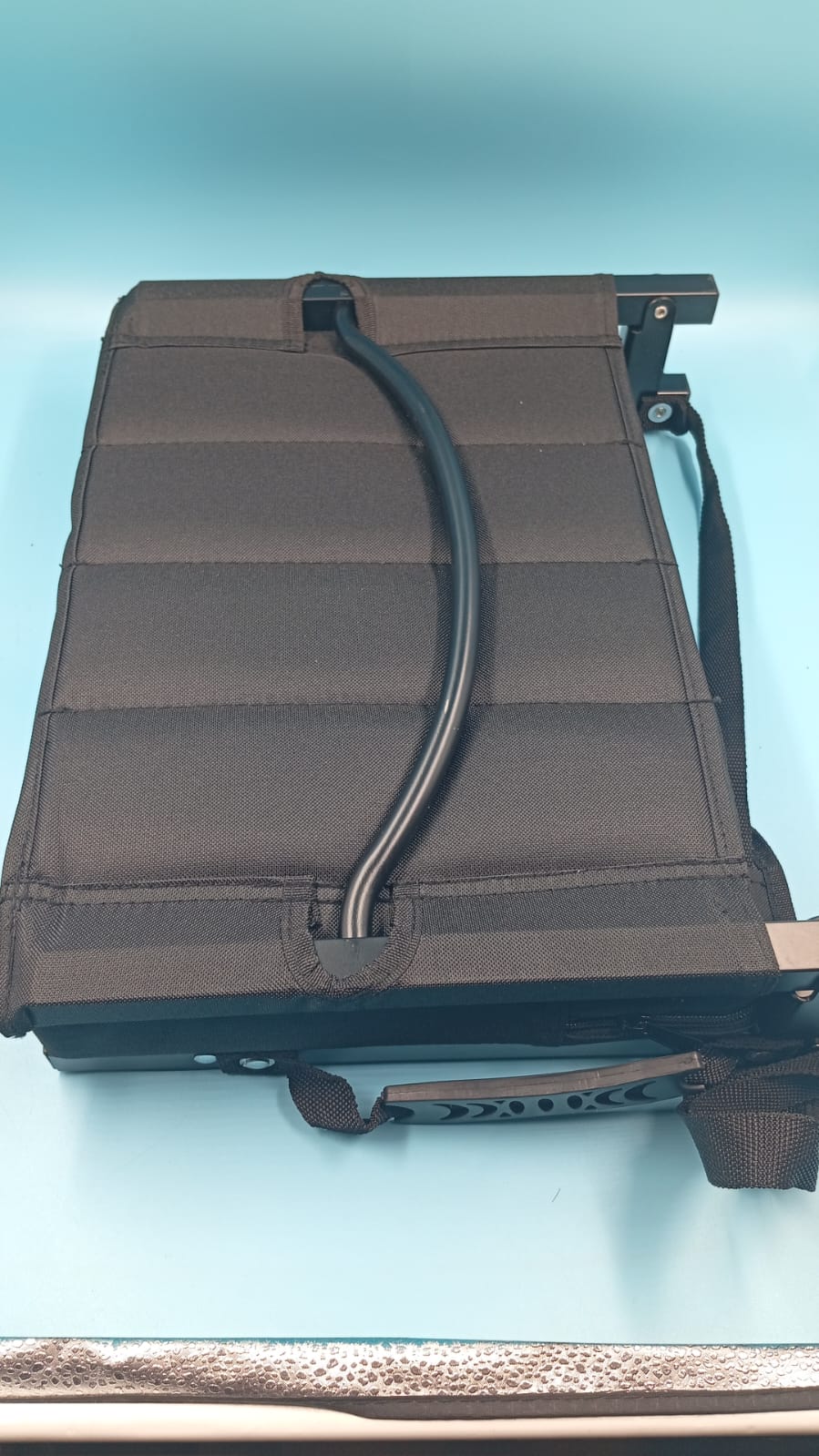 Asientos de estadio para gradas con soporte trasero y cojín.