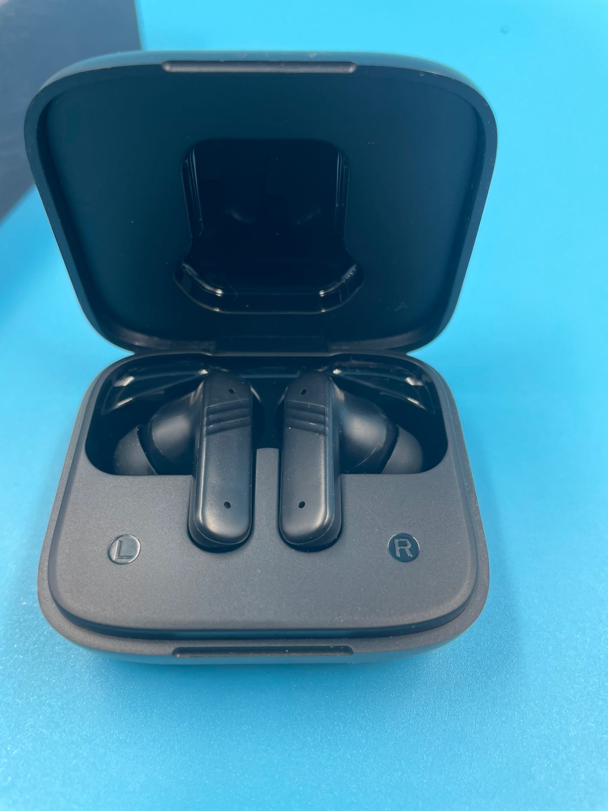 Auriculares con traductor de idiomas AI,en tiempo real.NEGROS,(USADOS).