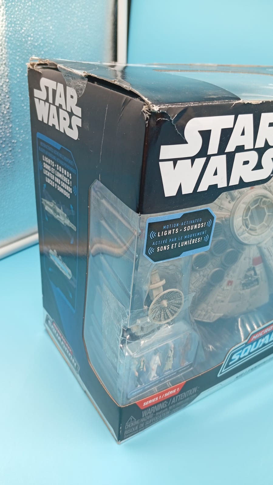 Figura Star Wars, Feature Vehicle, Milennium Falcon, (DETALLE CAJA).