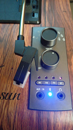 Reproductor de vinilos Voksun con Bluetooth, AM/FM, 3 velocidades.
