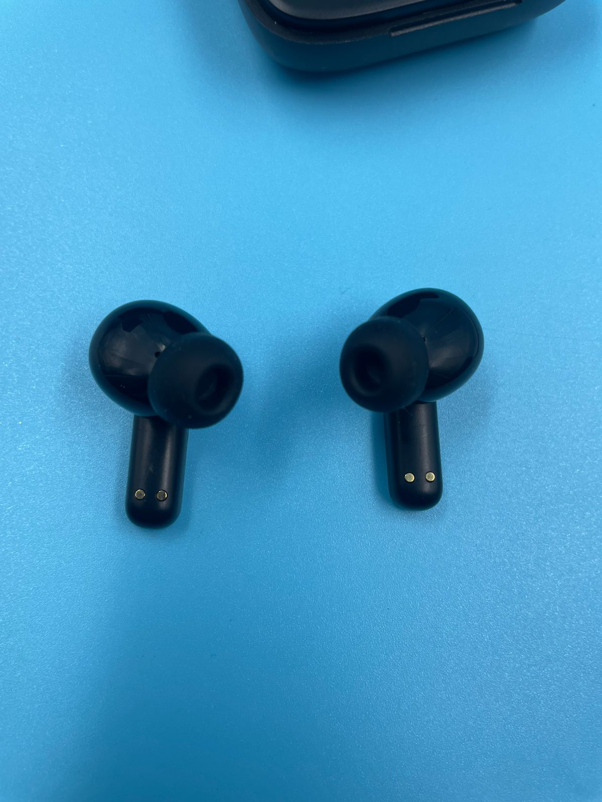 Auriculares con traductor de idiomas AI,en tiempo real.NEGROS,(USADOS).