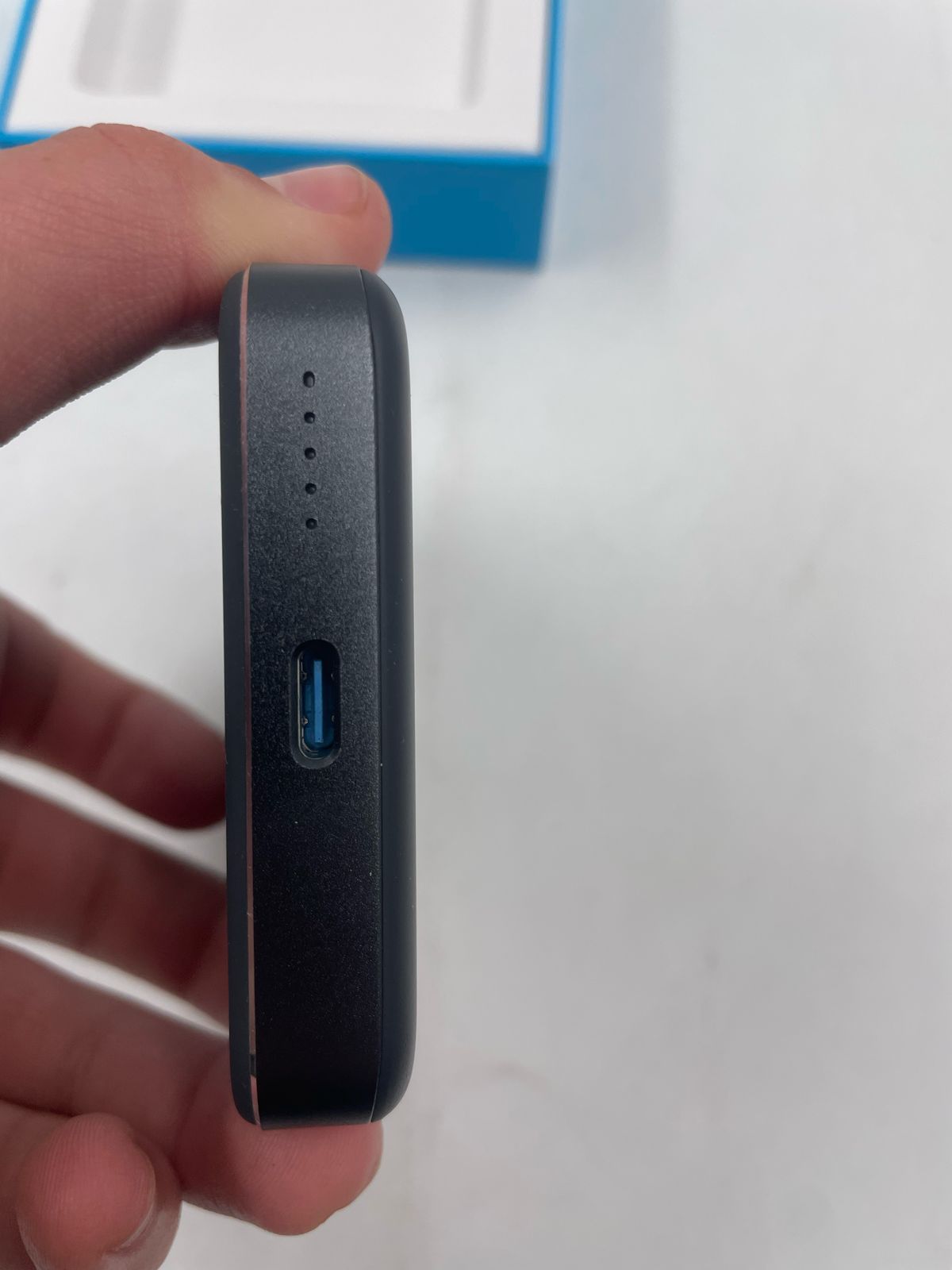 ANKER MAG GO. Bateria recargable portatil. USADA.