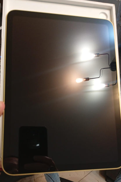 iPad A16 WiFi, 128GB, 10.8", Con cuadro adaptador, (USADO).