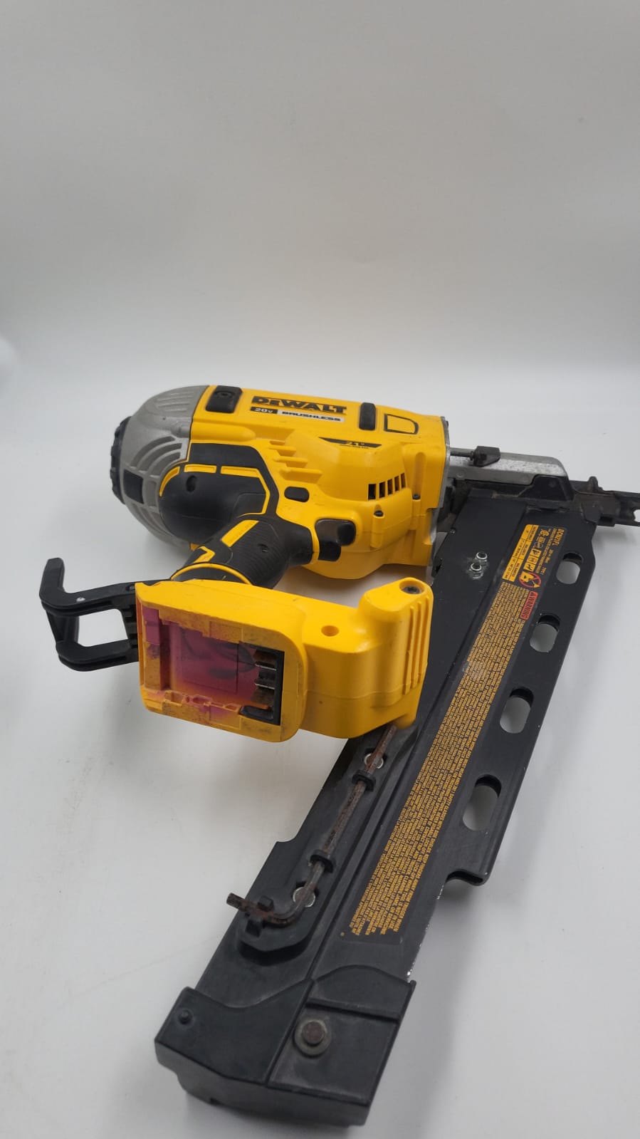 Dewalt  Clavadora De Encuadre De 20 V Max USADO