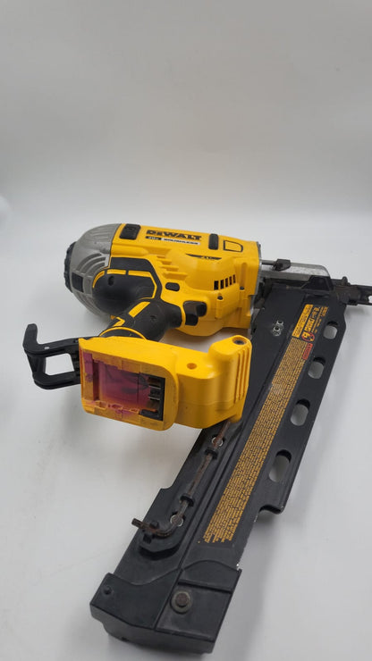 Dewalt  Clavadora De Encuadre De 20 V Max USADO