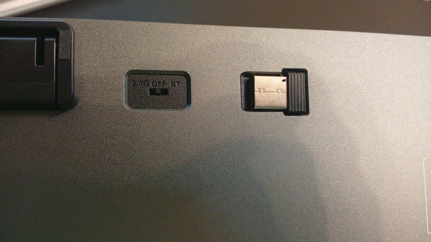 Teclado inalámbrico para juegos, RGB, Redragon, BT/2.4Ghz.