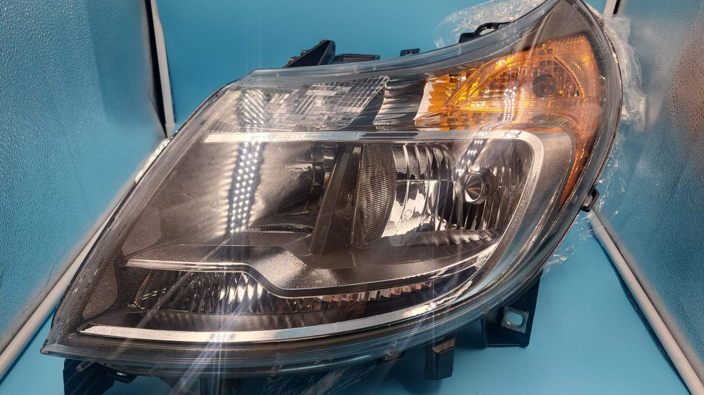 Faro Izquierdo Compatible con RAM PROMASTER de 2014 a 2020