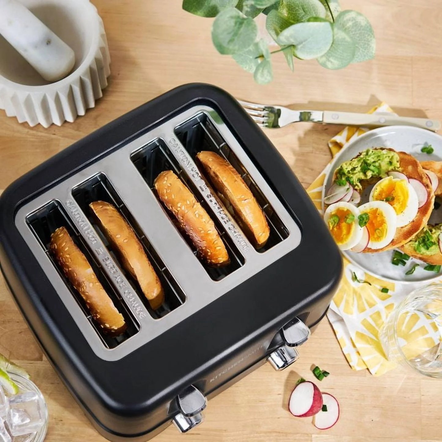 Bella Tostadora de 4 Rebanadas: Gris, 1480W, Plástico, 11,02" de Ancho, 1