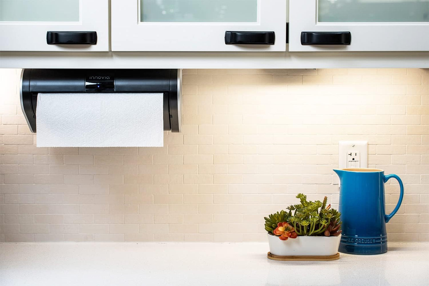 Dispensador automático de toallas de papel, Innovia, c/sensor.