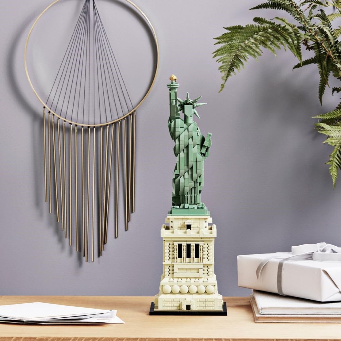 Juguete de construcción para adultos: Estatua de la Libertad LEGO Architecture (21042)