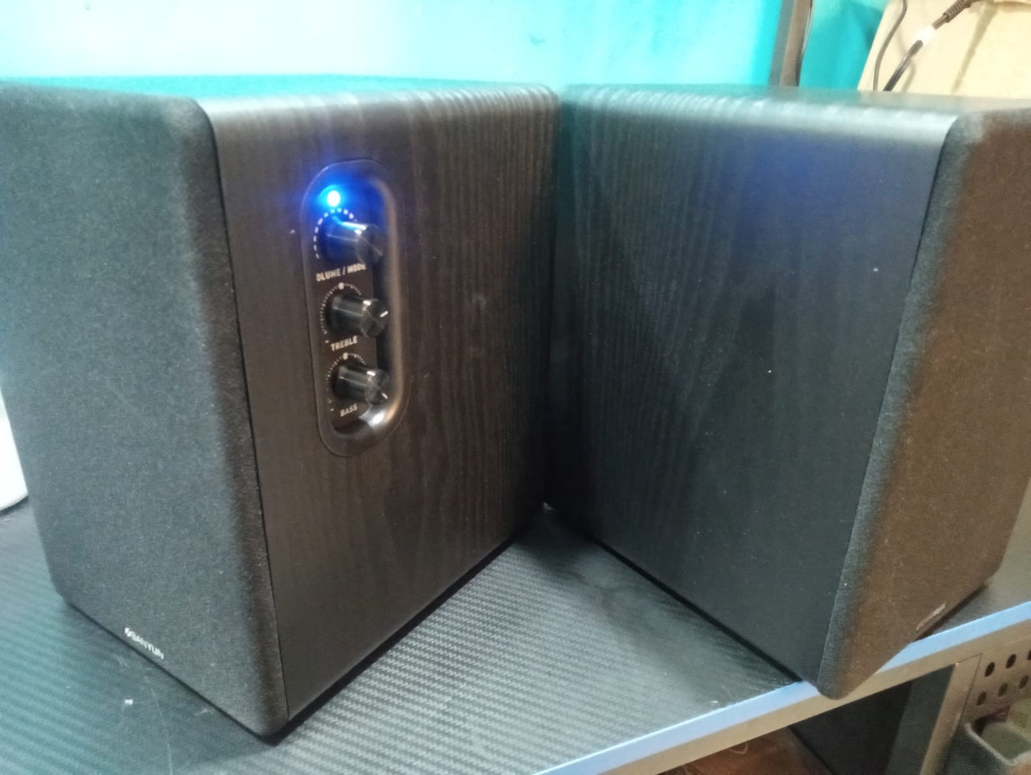 Altavoces de doble modo de 80W, 4", modo HiFi, óptico coaxial.