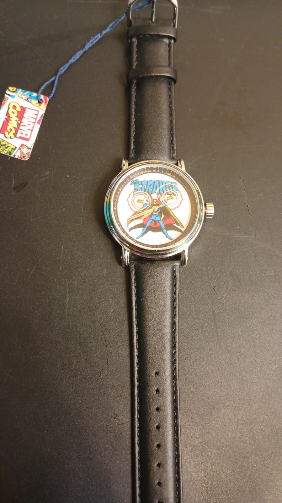Reloj de cuarzo metálico "Dr. Strange" de Marvel para hombre.