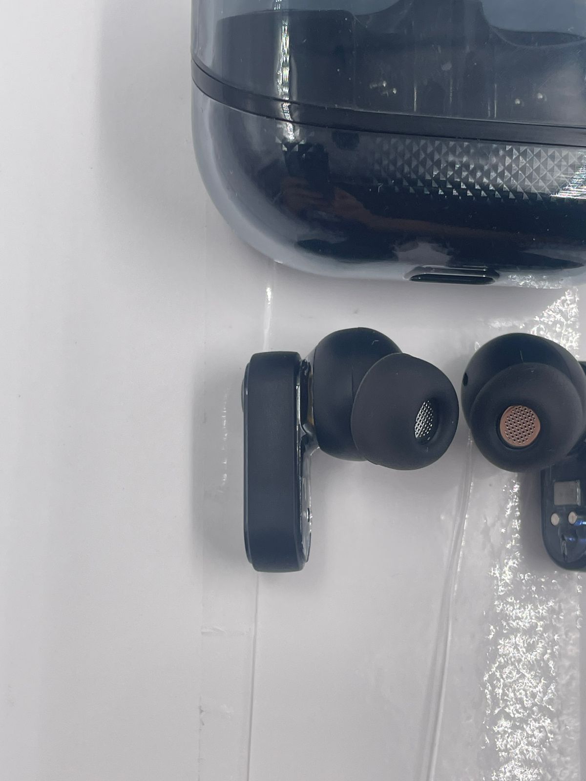 TOZO Auriculares inalámbricos híbridos con cancelación Activa de Ruido.(USADOS)