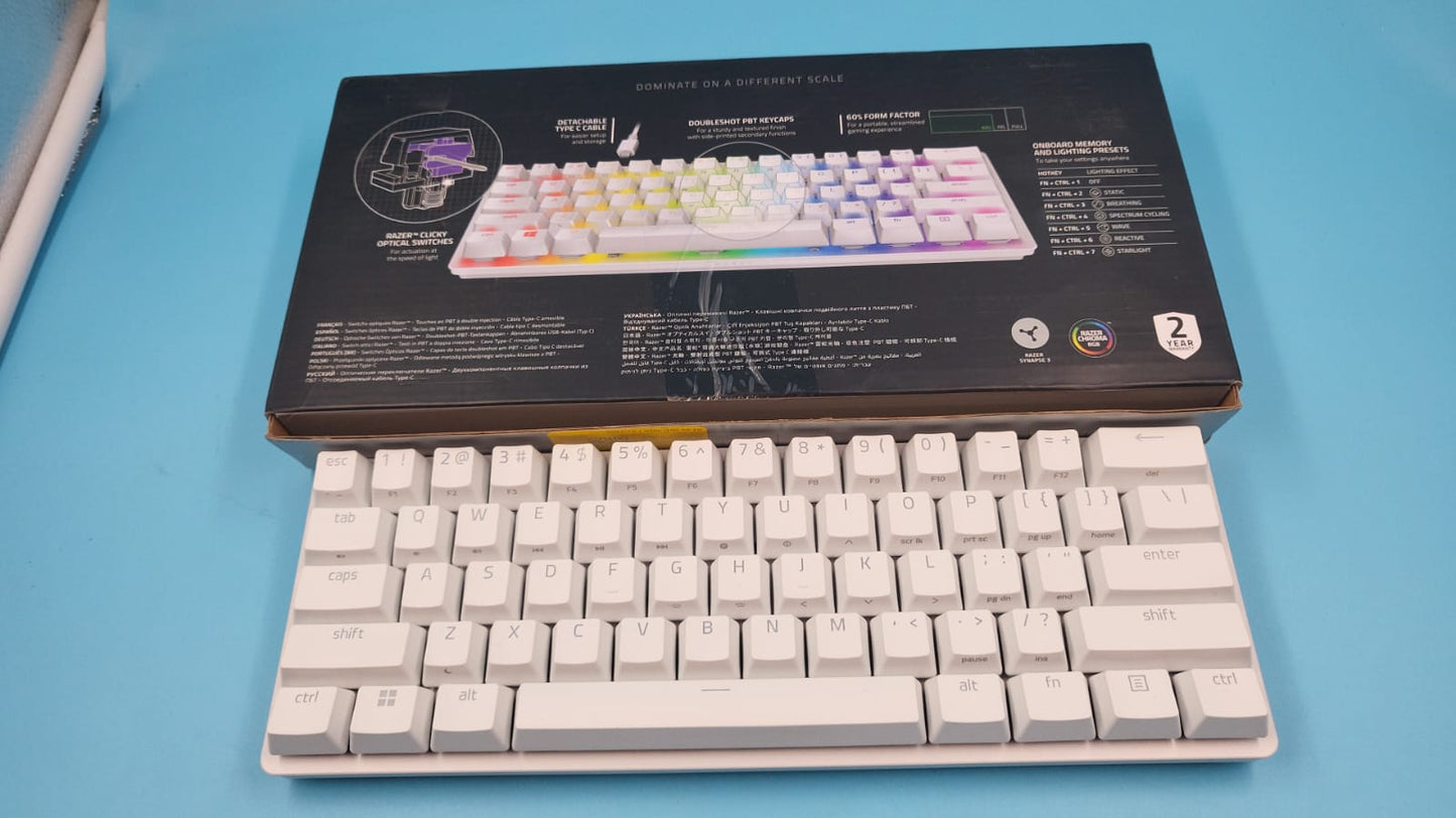 Razer Huntsman Mini 60% con cable Teclado mecánico para juegos, Switch purpple