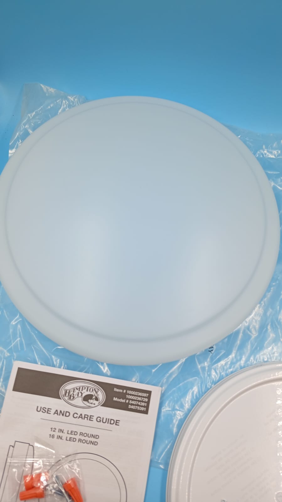 Luz LED redonda, montaje empotrado de 12', Hampton Bay (DET. CAJA)