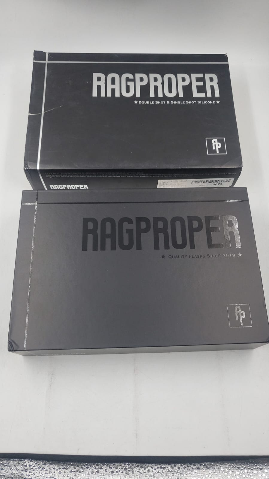 Frasco moderno de vidrio para hombres con forros de tapa de corcho y silicona. Ragproper