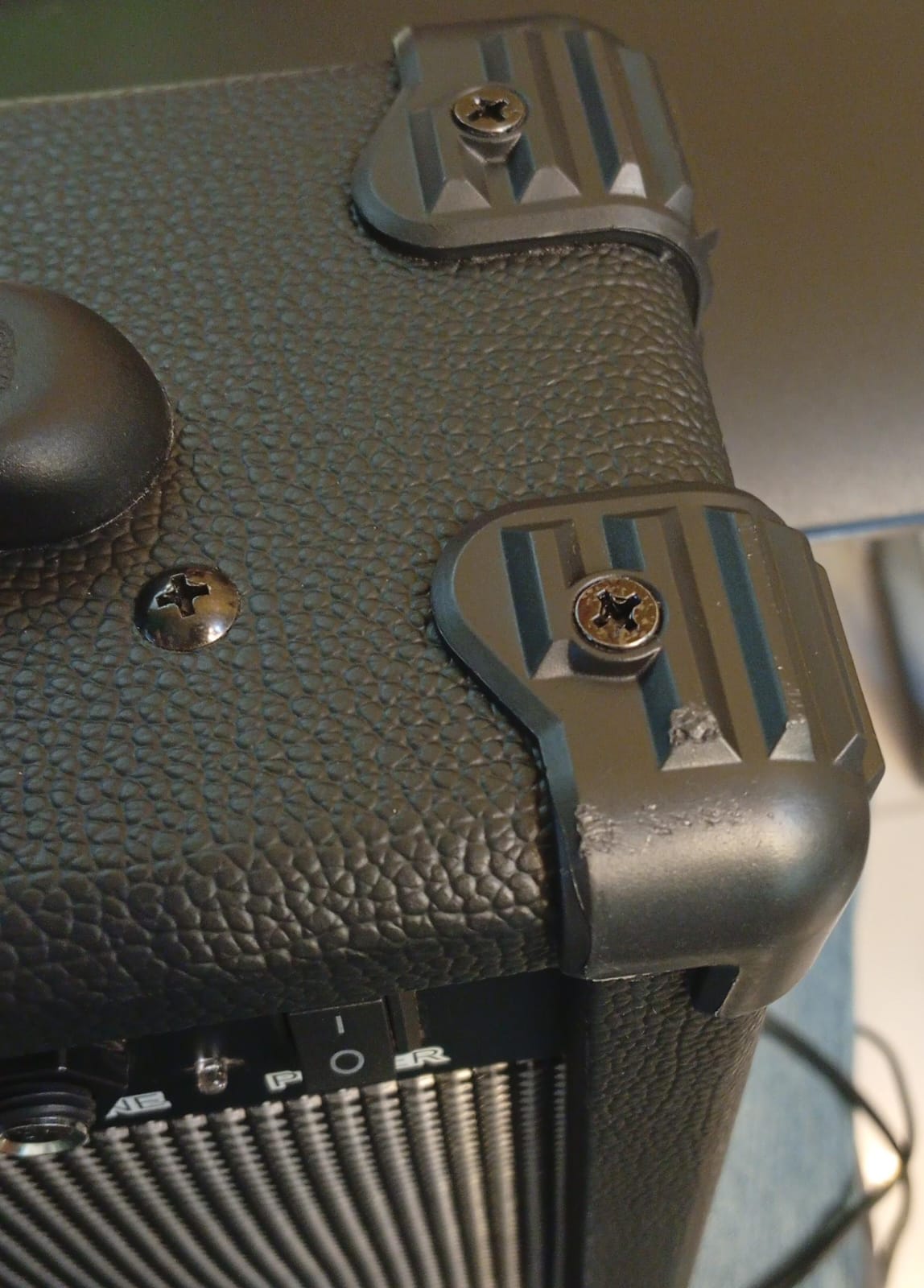 Amplificador de guitarra eléctrica de 20 W, portátil,(USADO).