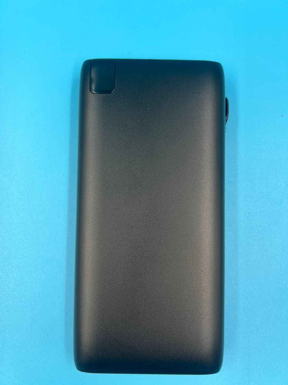 Batería externa Powerbank de 26800 mAh cables integrados (USADO)