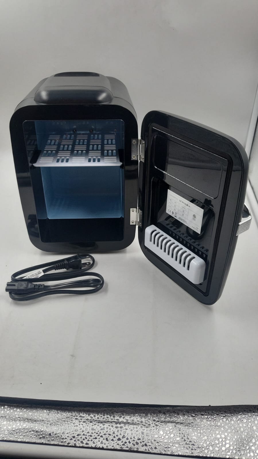 Mini Refrigerador, 4L/6 latas, portátil personal. CROWNFUL