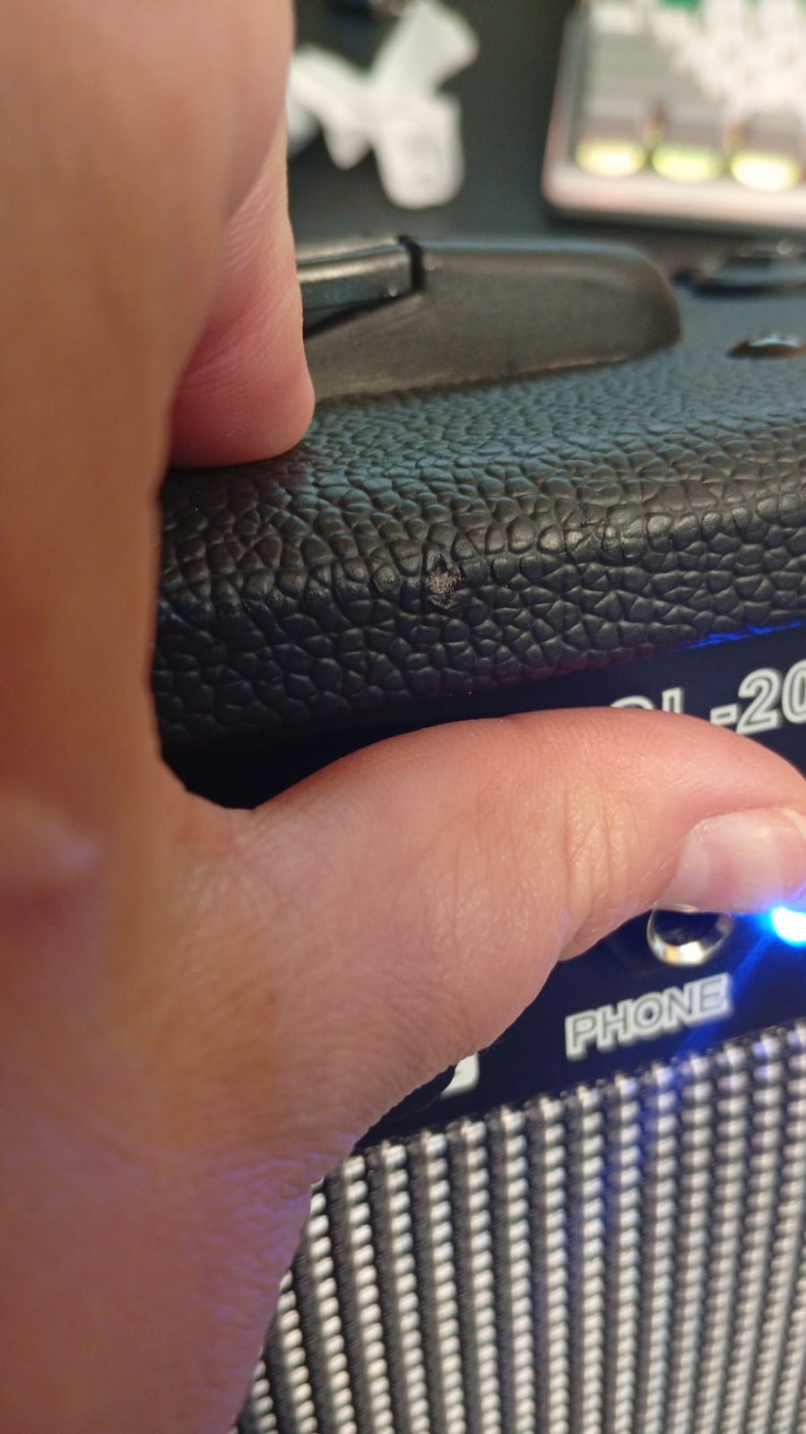 Amplificador de guitarra eléctrica de 20 W, portátil,(USADO).