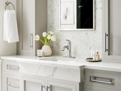 Grifo central para lavabo de baño, Moen 84980SRN Wellton, níquel cepillado.