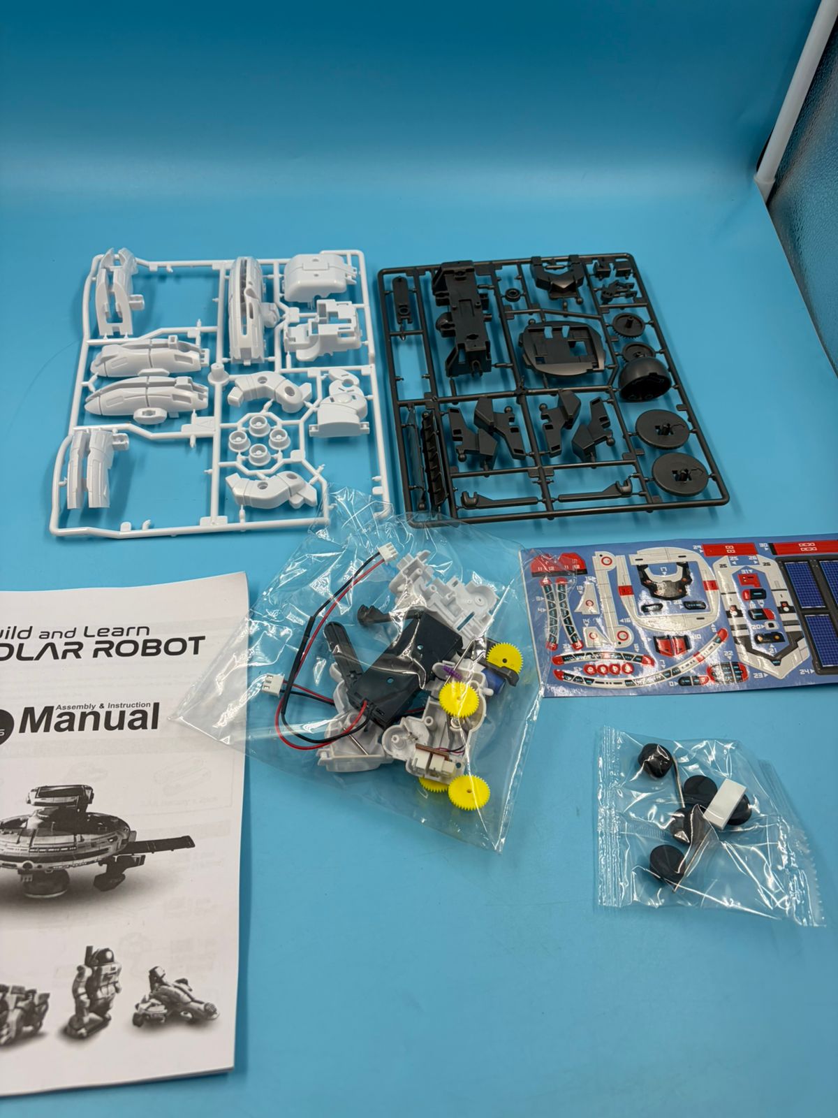 Kit de construcción de robot solar 6 en 1 para niños (USADO)