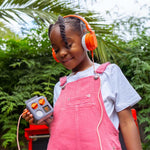 Auriculares con cable Yoto, Fruit Punch, plegables, bolsa de viaje.