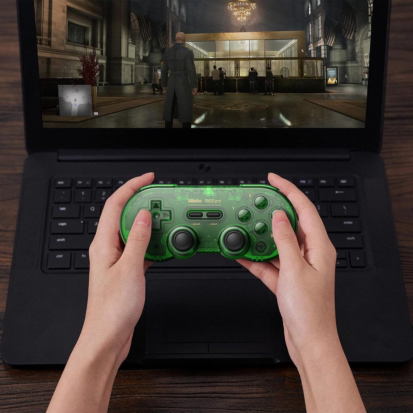 8Bitdo SN30 Pro Controlador inalámbrico Bluetooth con joysticks.