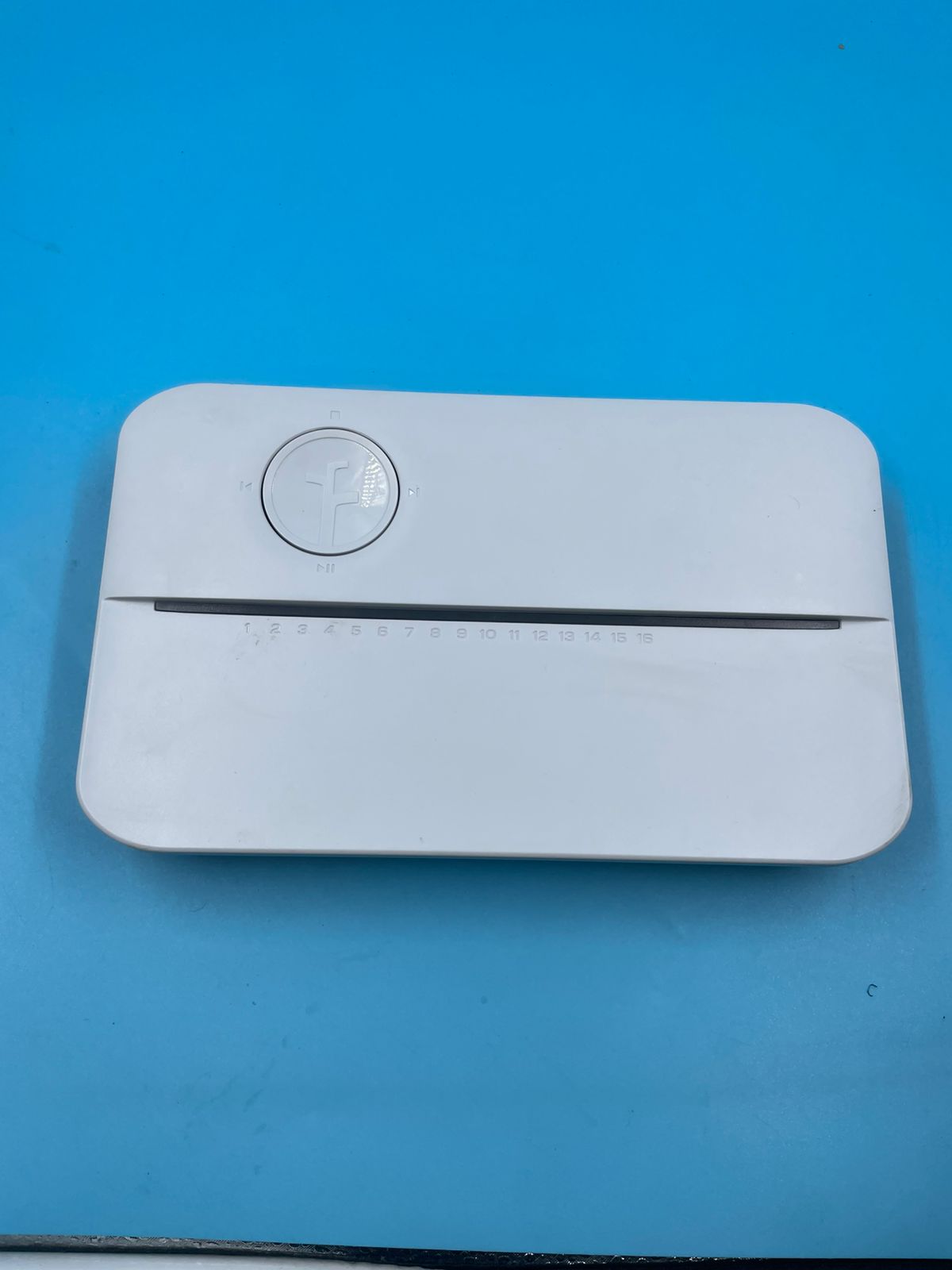 Rachio Controlador de rociadores, 16 zonas, blanco.