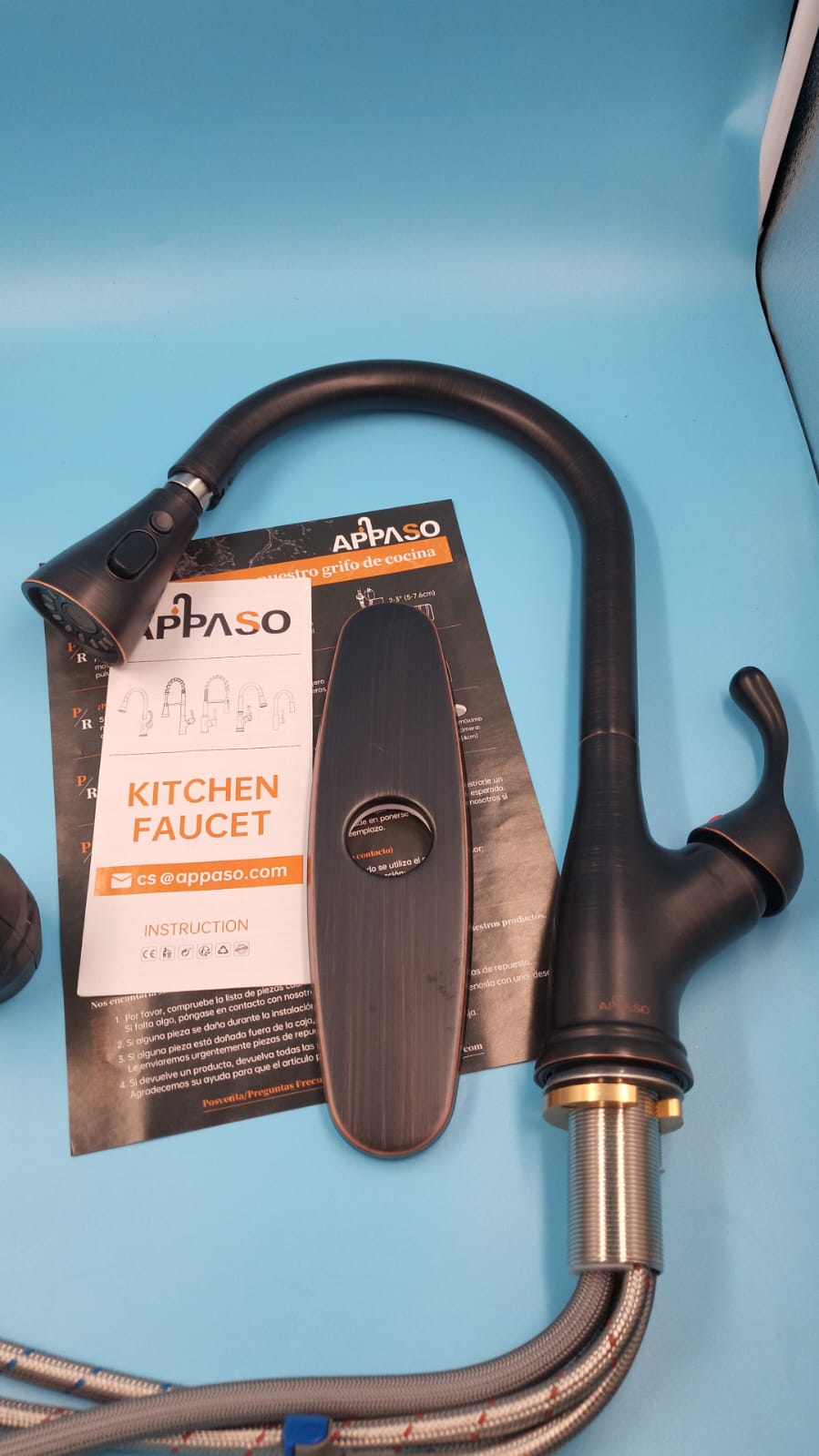 Grifo de cocina desplegable de una sola manija con retroceso a presión