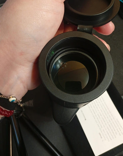 Telescopio monocular 12x50, con soporte para smartphone y trípode.