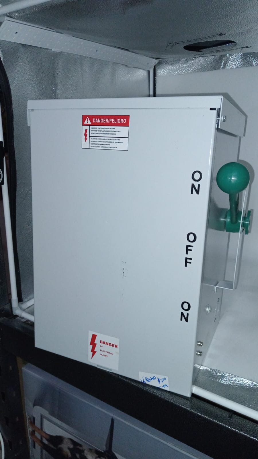 Interruptor de transferencia manual de 200A, 120/240 volts, 48000W.