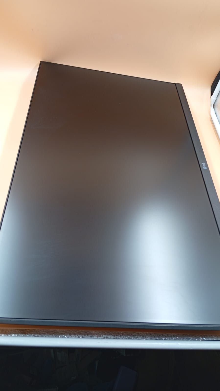 Monitor LG,  Antirreflejo y AMD FreeSync, 27", (USADO, SIN BASE)