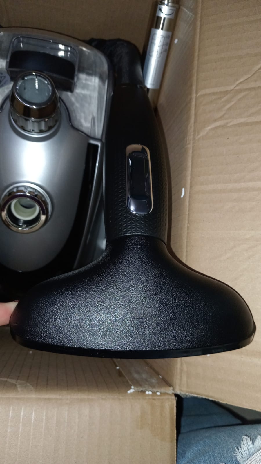 Anthter Vaporizador para ropa, 2.4L, con ruedas, plateado,(USADO).