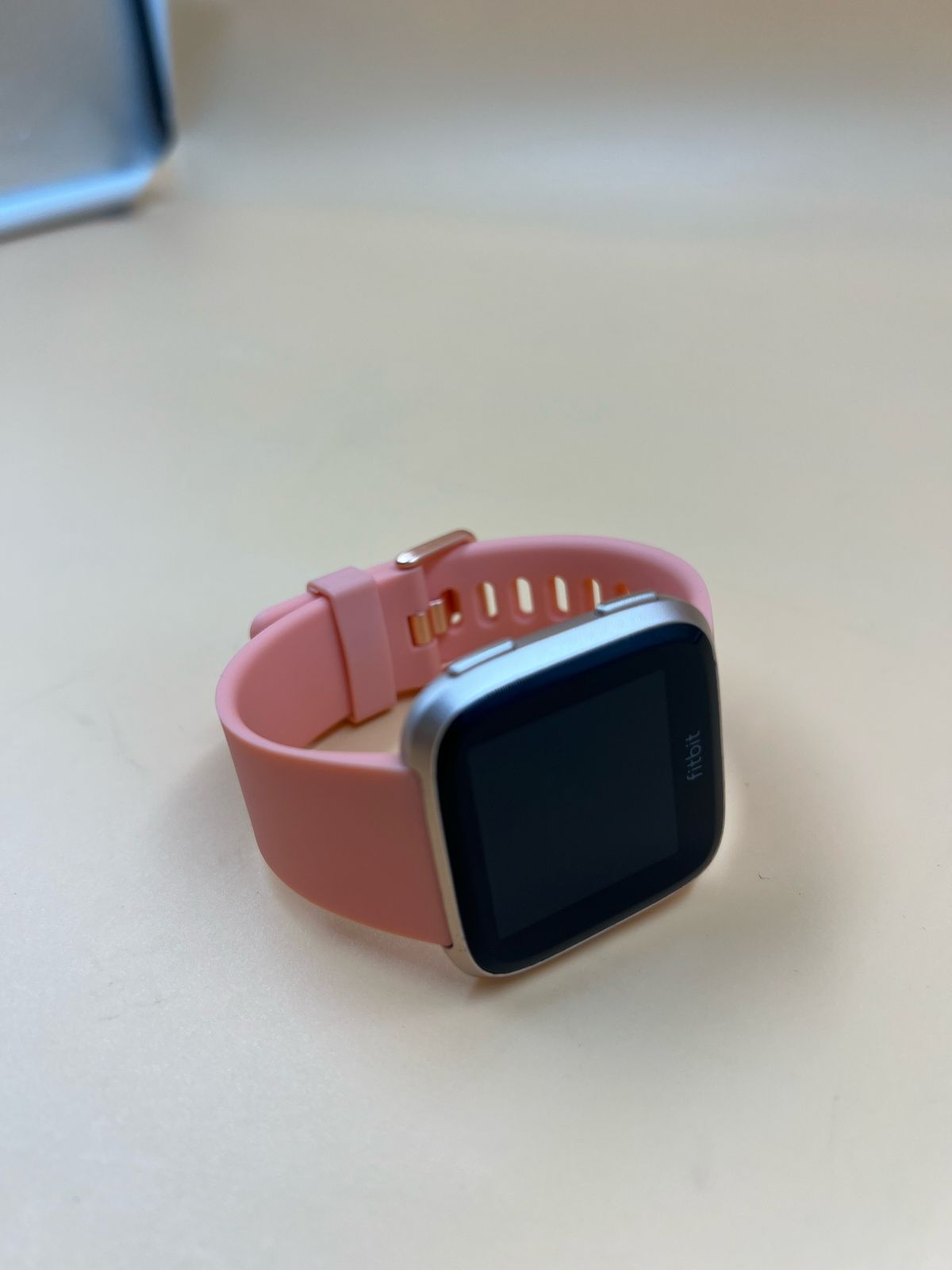 Reloj inteligente Fitbit Versa talla única (S y L) (USADO)
