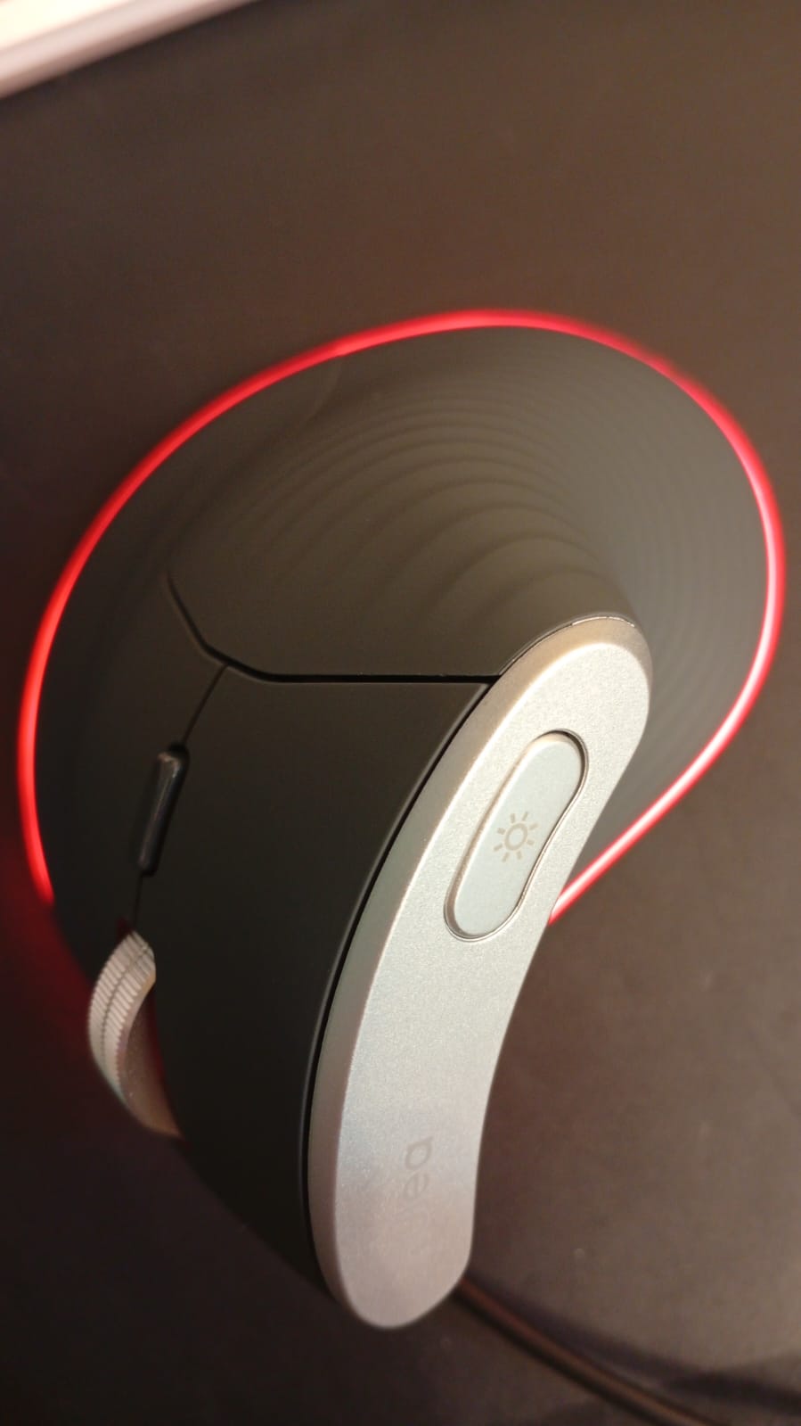 Nulea M504 Ratón vertical con cable, ergonómico, óptico RGB.