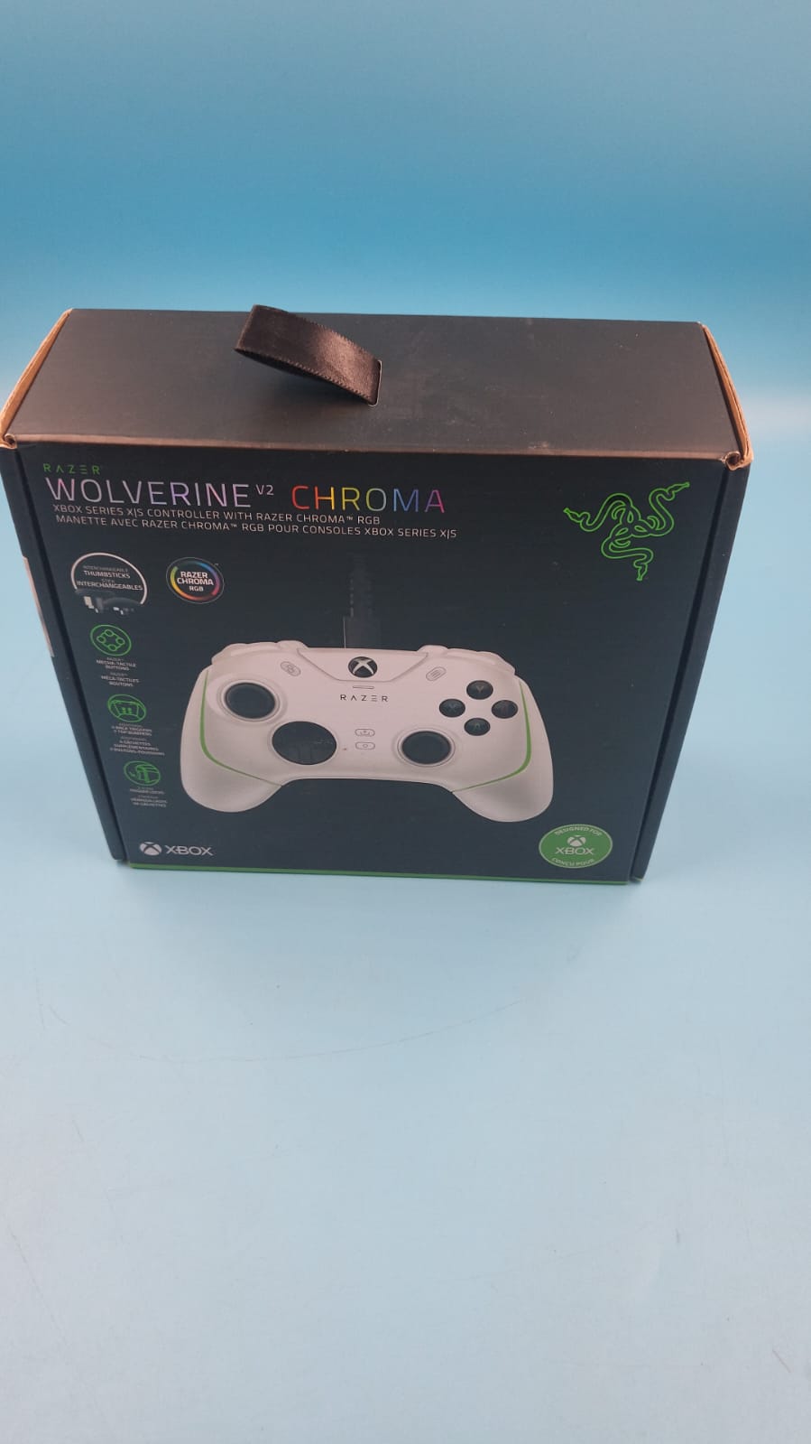 Mando profesional con cable Razer Wolverine V2 Chroma para Xbox