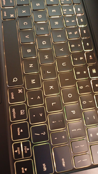 Funda con teclado táctil con trackpad para iPad Air, (USADO).