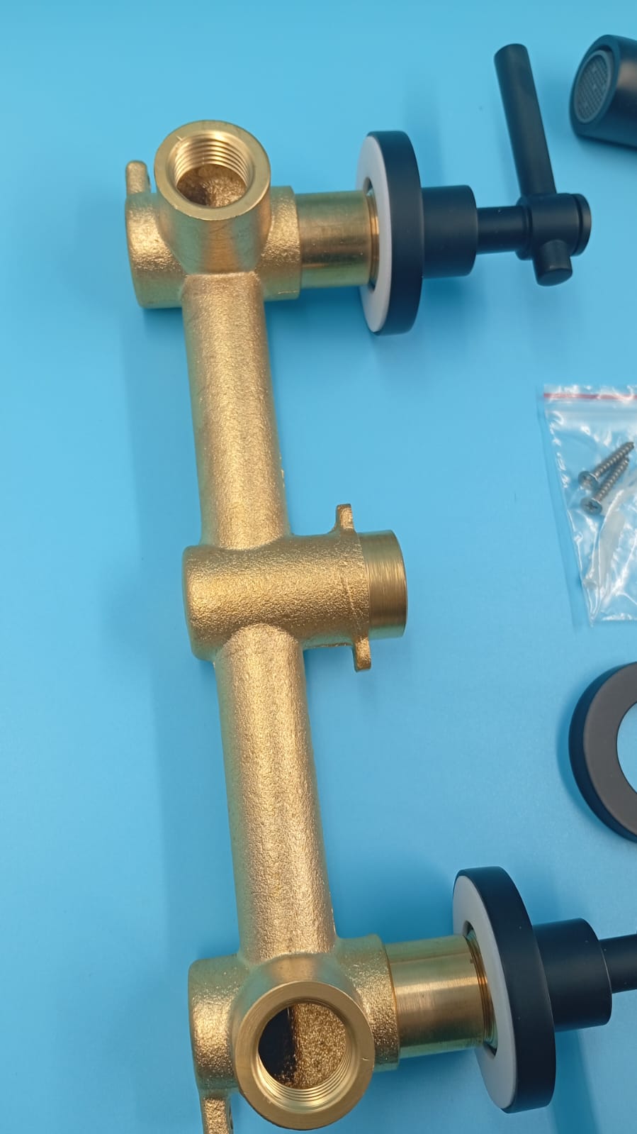 Grifo y llaves para bañera SUMERAIN, negro mate, montaje en pared.