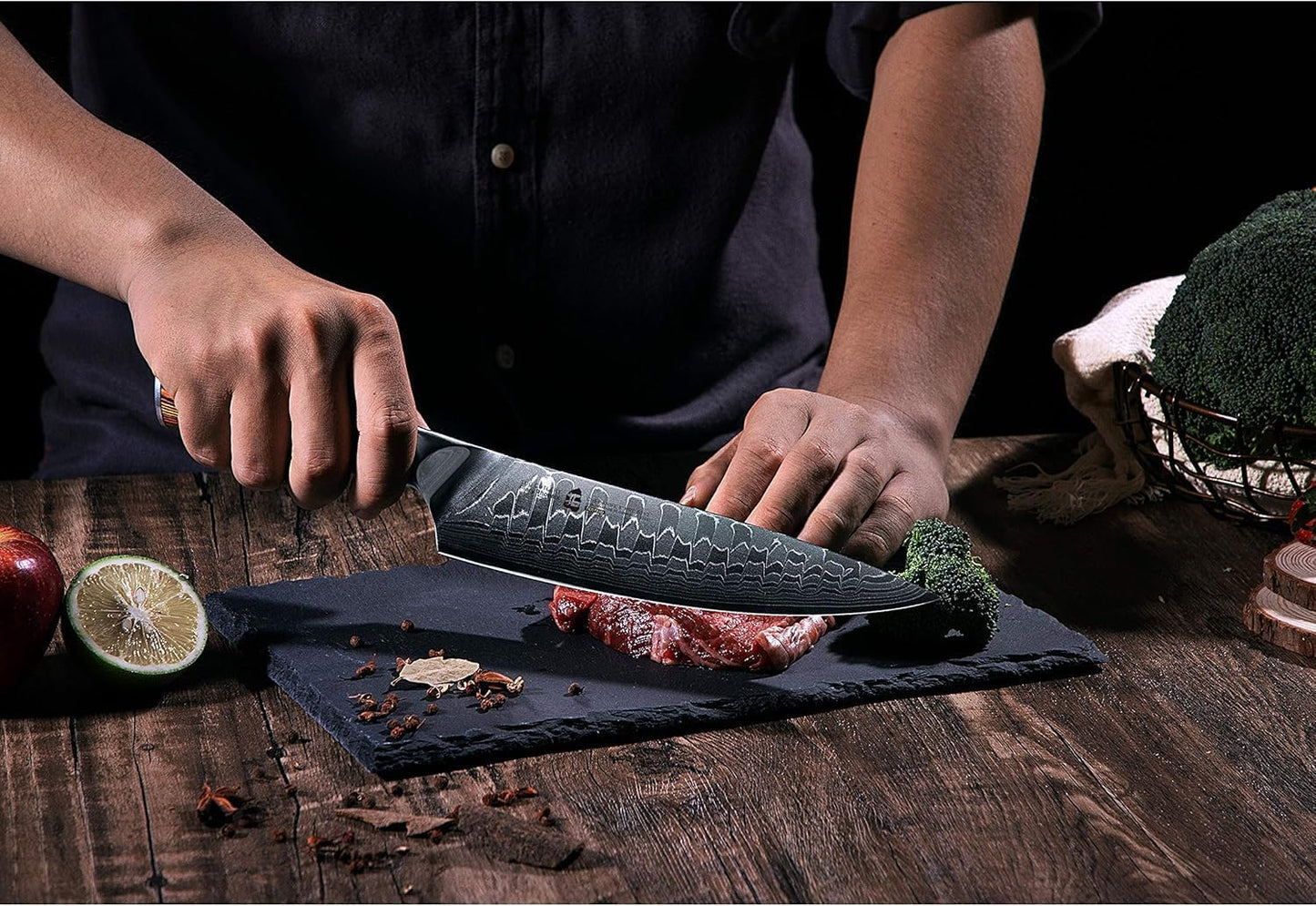 TUO Cuchillo de chef, Acero de damasco, 67 capas, dragon pattern.