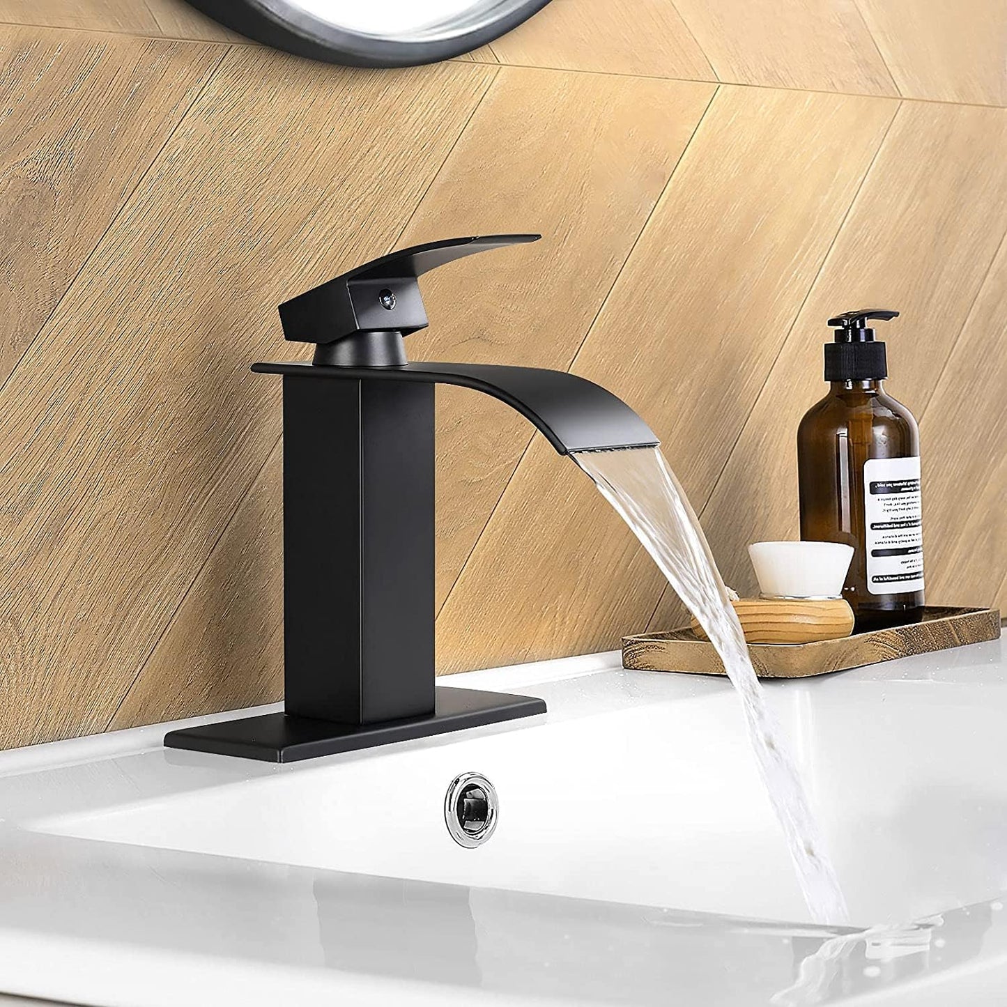 Grifo de baño Qomolangma con caño cascada negro
