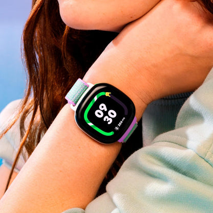 Reloj Inteligente para niños, Fitbit Google Ace LTE, (DETALLE CAJA).