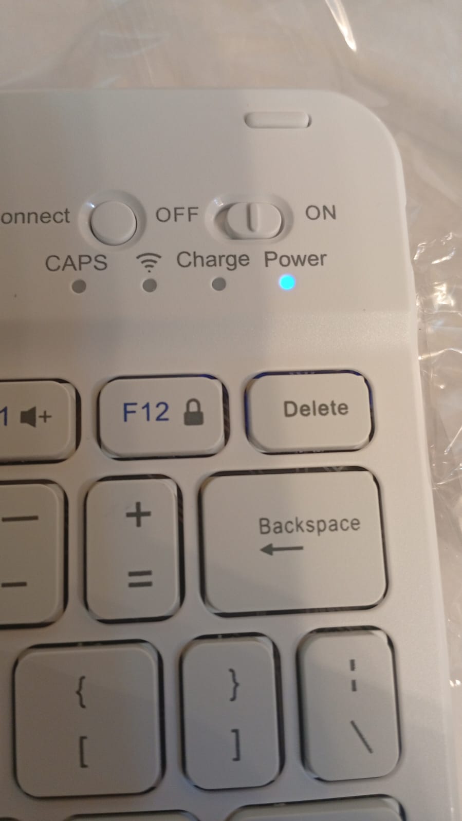 Funda Kenke para iPad de 11", con teclado, Bluetooth, portalápices.(USADO).